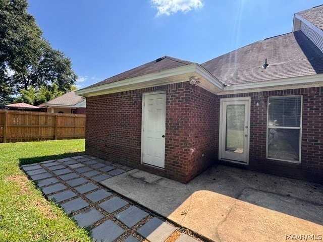 142 James Dr - Photo 2 of 14