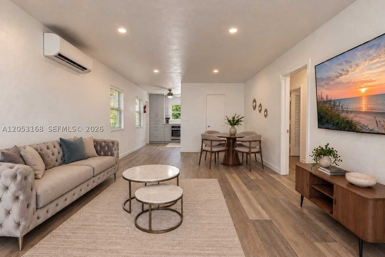 821 84th St - Photo 3 of 20