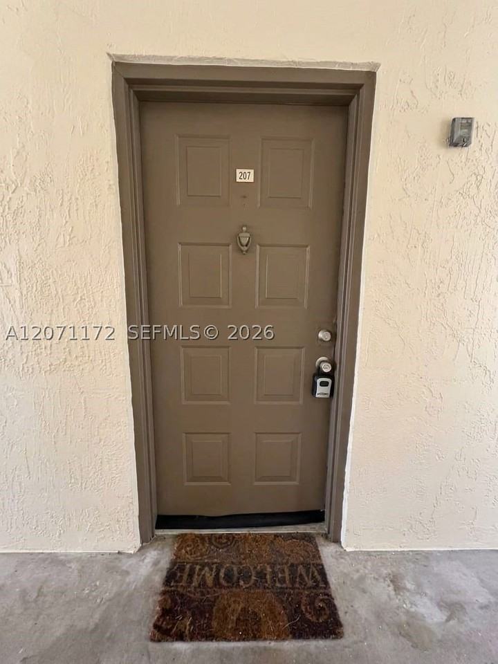 470 S Park Rd #7-207 - Photo 2 of 42