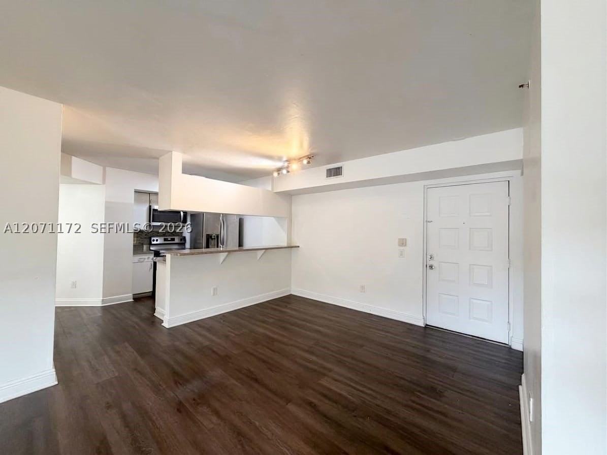 470 S Park Rd #7-207 - Photo 4 of 42