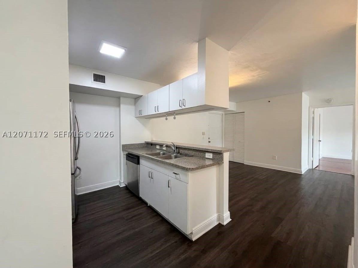 470 S Park Rd #7-207 - Photo 7 of 42
