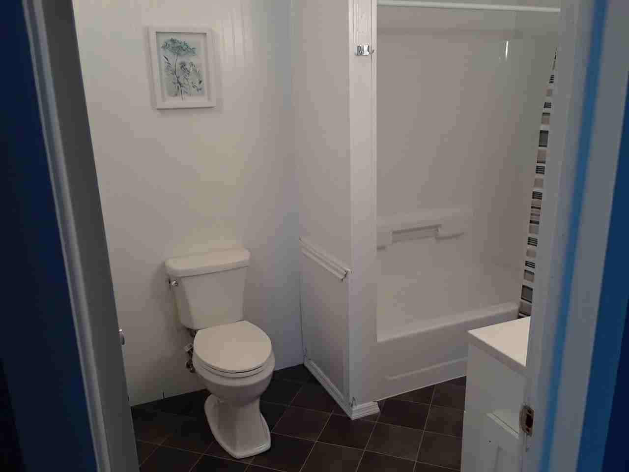 222 Rosehill Avenue - Photo 7 of 11