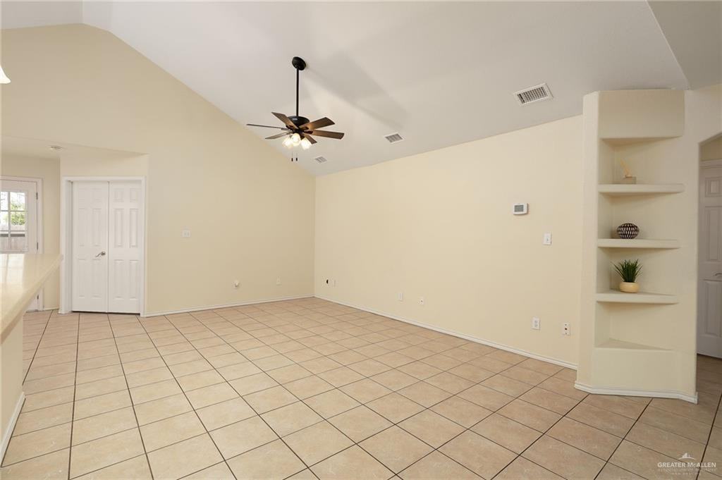 4921 N 47th St - Photo 5 of 18
