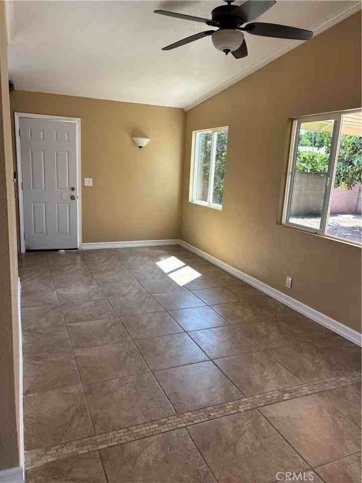 13714 E Shaver St - Photo 3 of 6