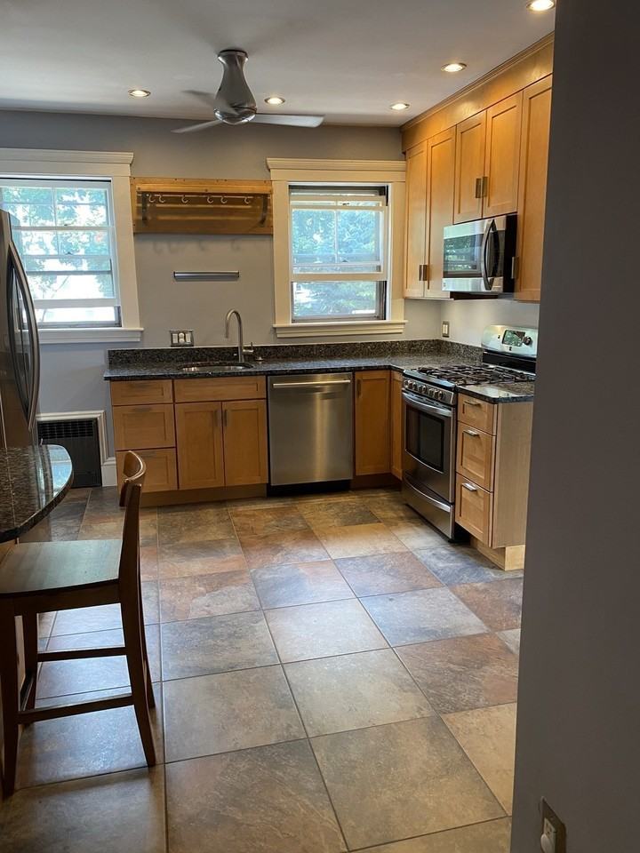 68 Fremont St - Photo 3 of 13