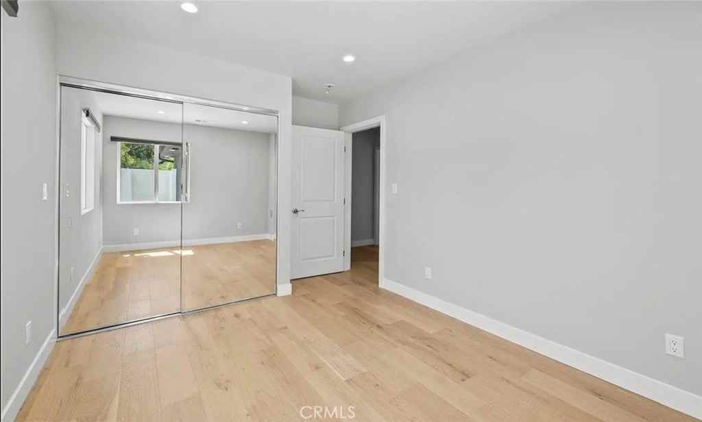 1525 N Screenland Dr - Photo 7 of 11