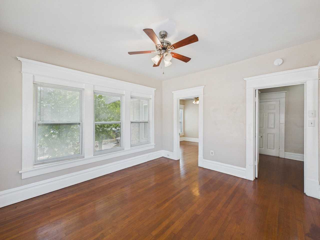 1630 Richmond Ave Apt 4 - Photo 5 of 19