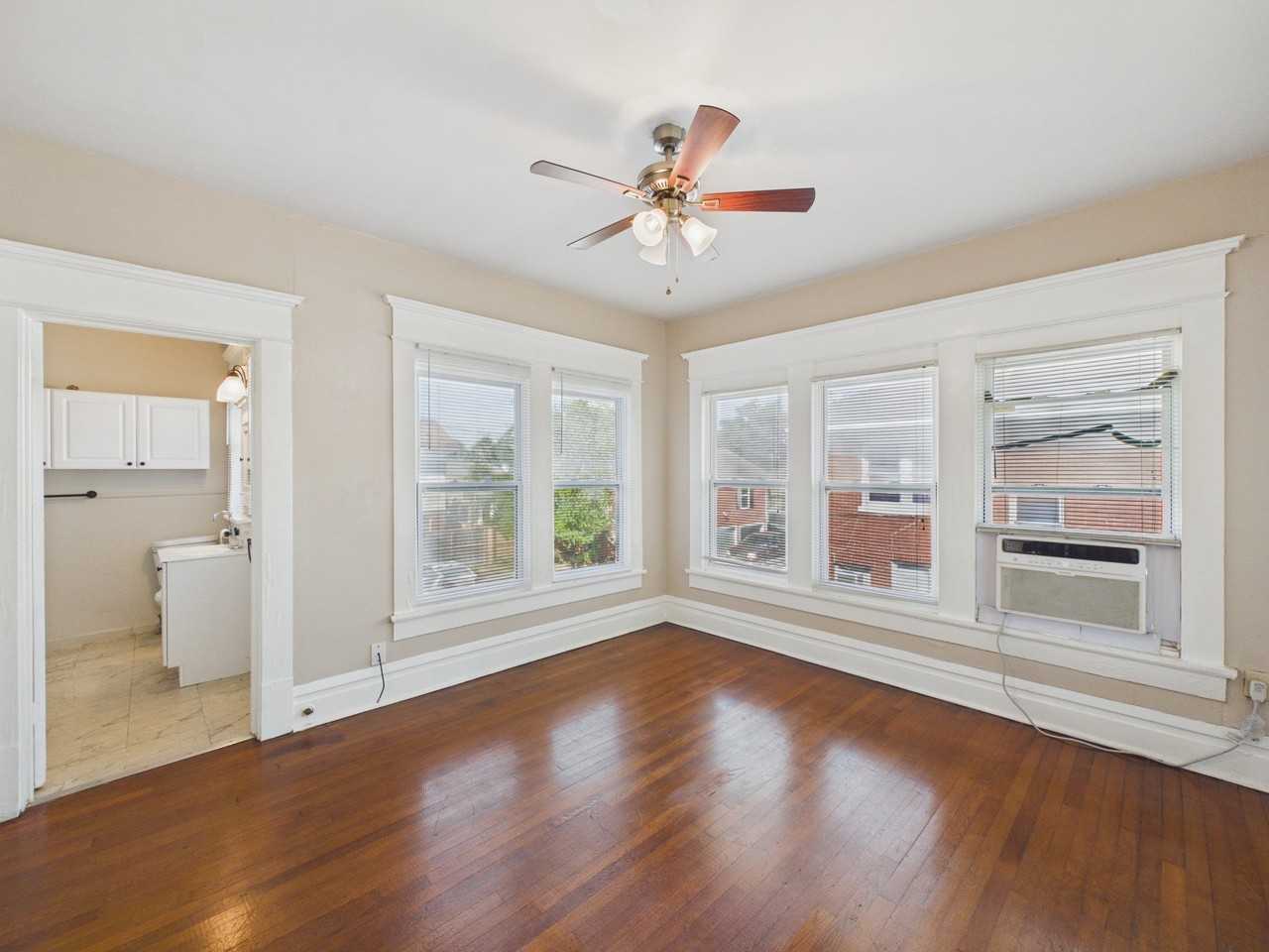 1630 Richmond Ave Apt 4 - Photo 7 of 19