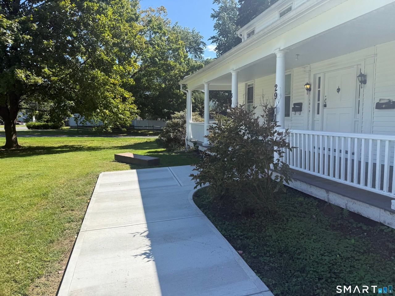 29 Glastonbury Ave - Photo 2 of 18