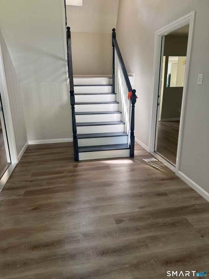 29 Glastonbury Ave - Photo 3 of 18