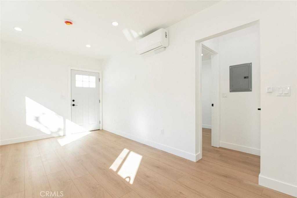 13932 Vanowen St - Photo 2 of 9