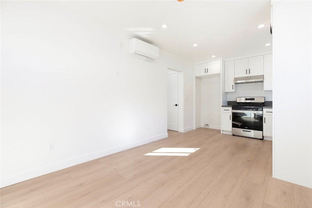 13932 Vanowen St - Photo 3 of 9