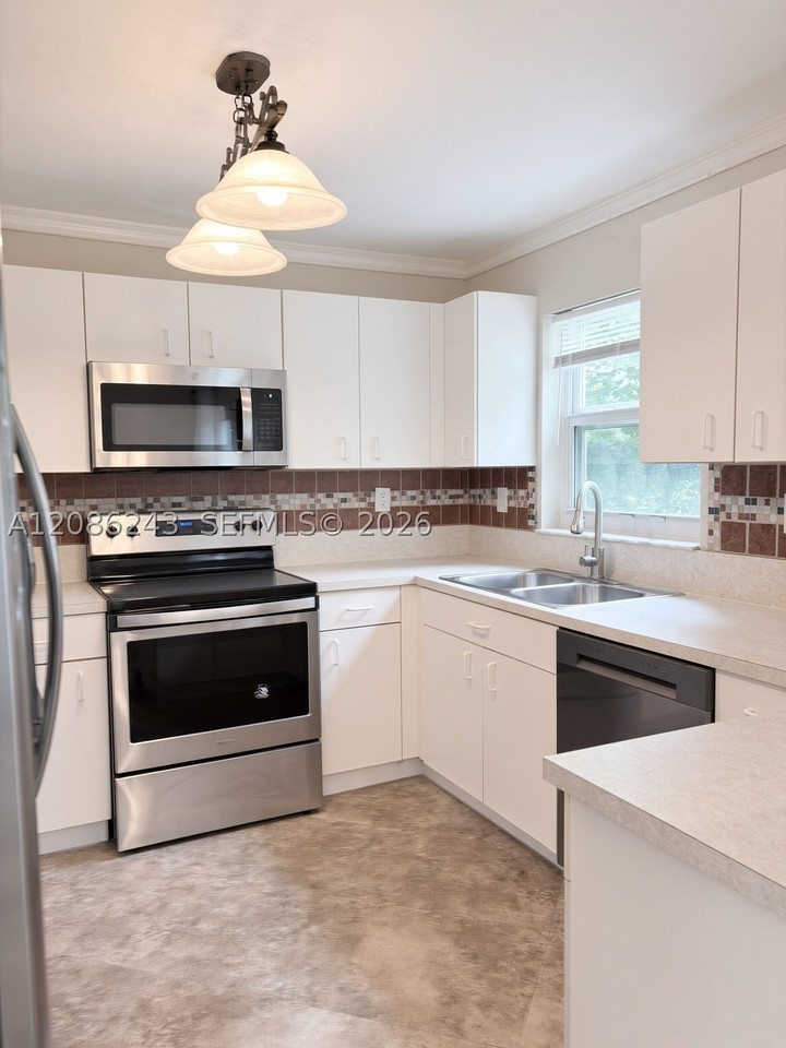 2297 Nw 171st Ter - Photo 6 of 30