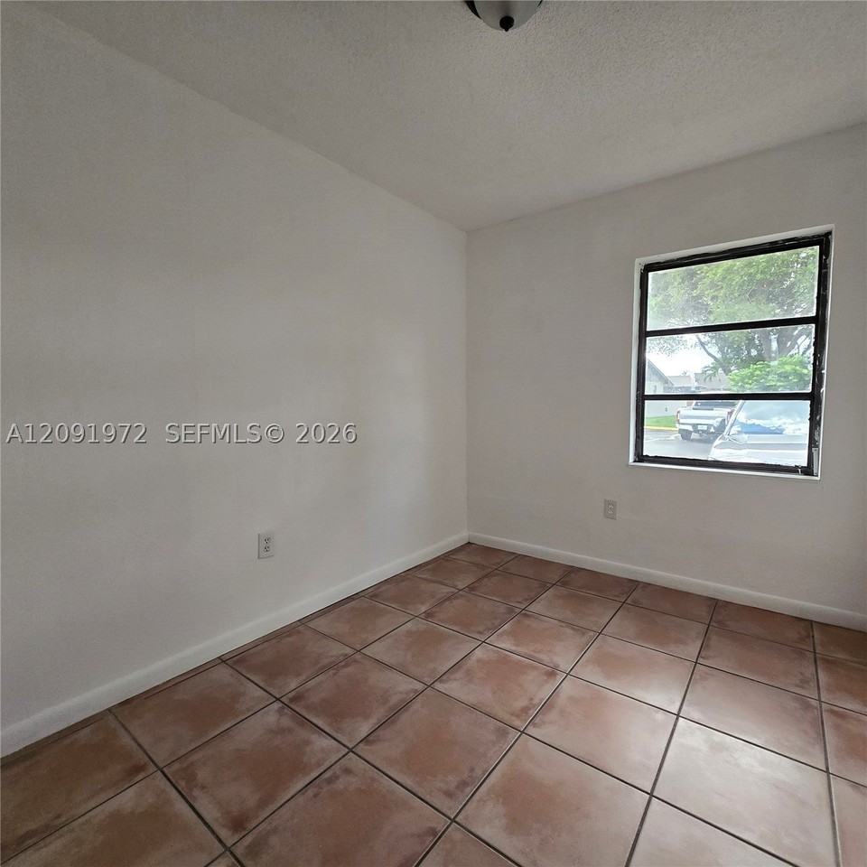4907 Sw 137th Ct #0 - Photo 7 of 12