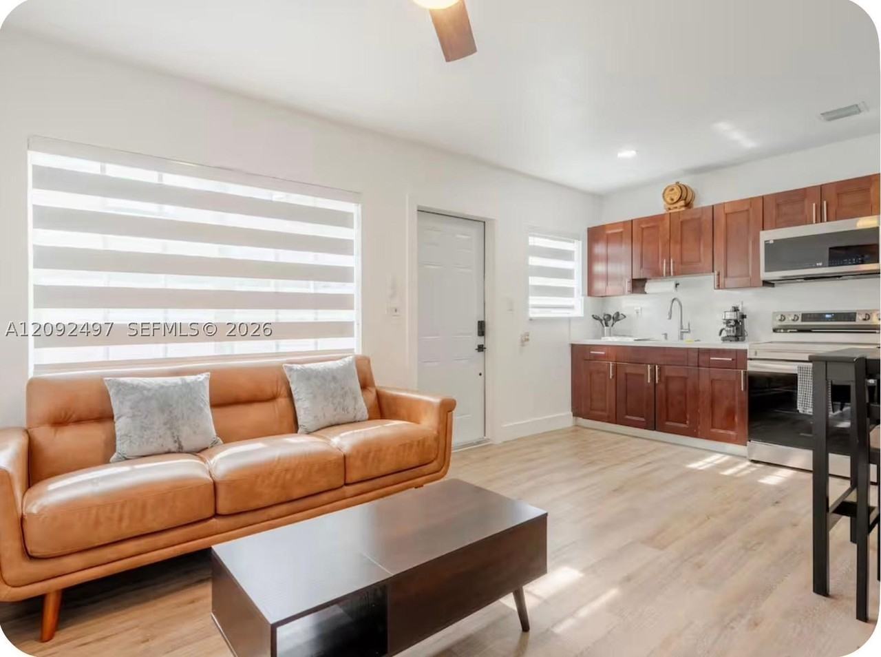 1273 Nw 24th St #4 - Photo 3 of 21