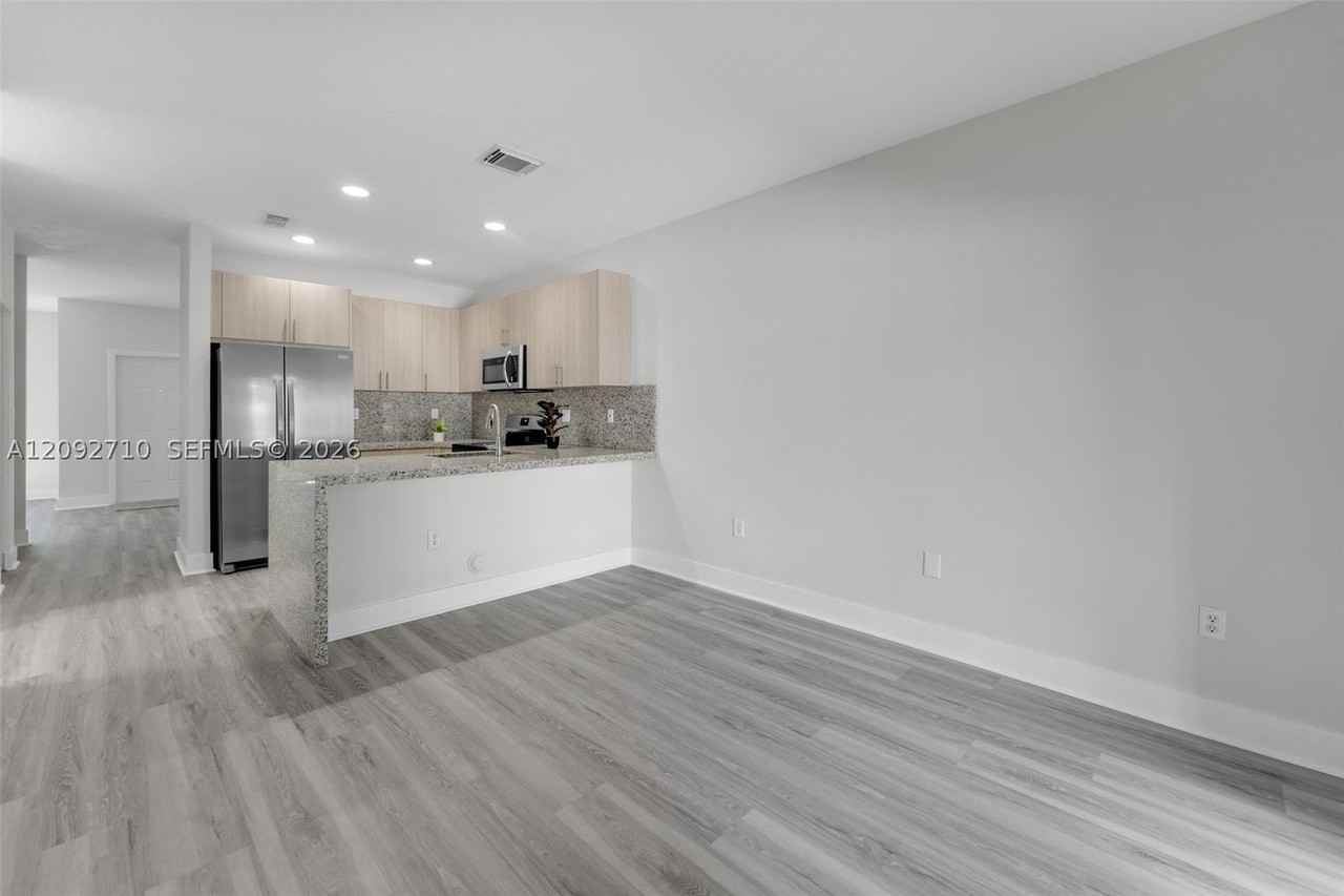 11245 Sw 231st Ln - Photo 3 of 19