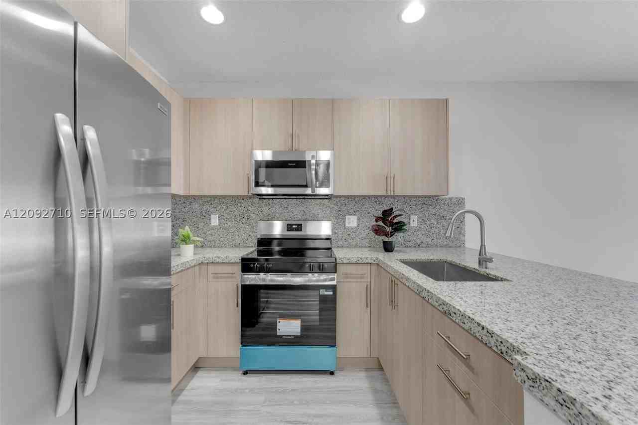 11245 Sw 231st Ln - Photo 4 of 19