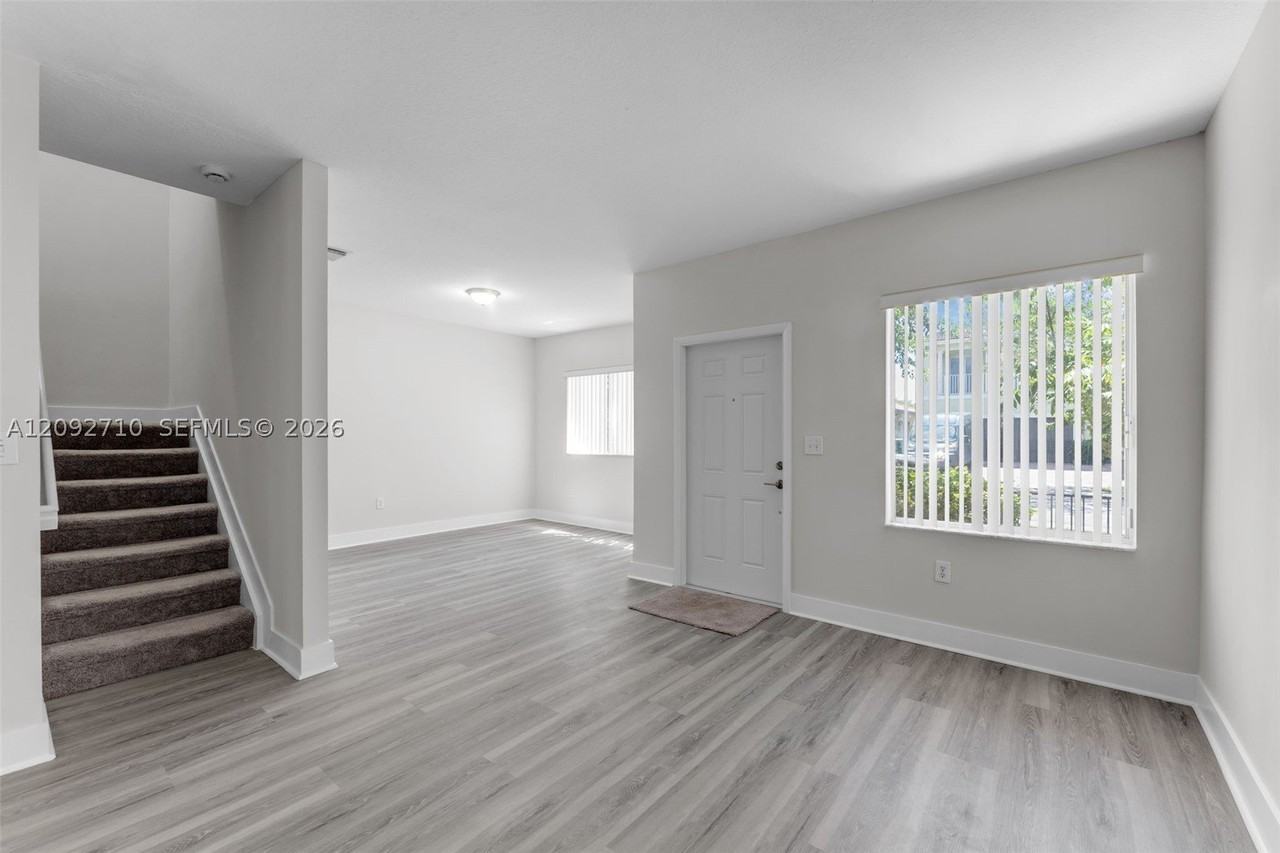 11245 Sw 231st Ln - Photo 5 of 19