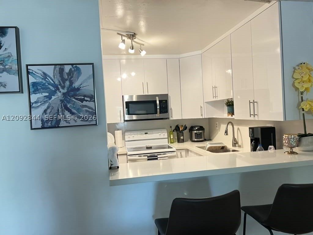 4132 Nw 88th Ave #105 - Photo 4 of 9