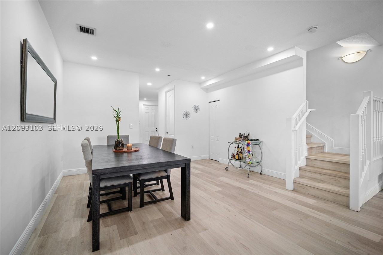 317 Sw 13th Ter #317 - Photo 6 of 28