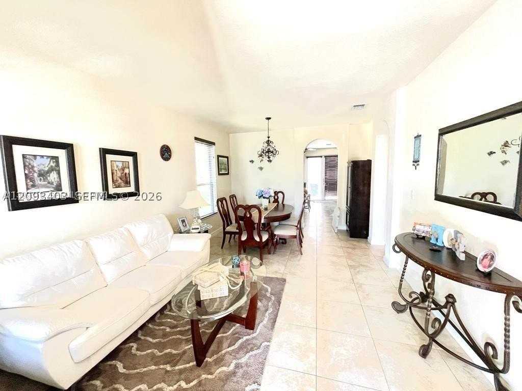 17030 Sw 95th Ter #17030 - Photo 3 of 41