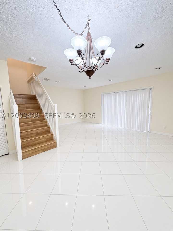 20844 Nw 2nd St - Photo 4 of 23