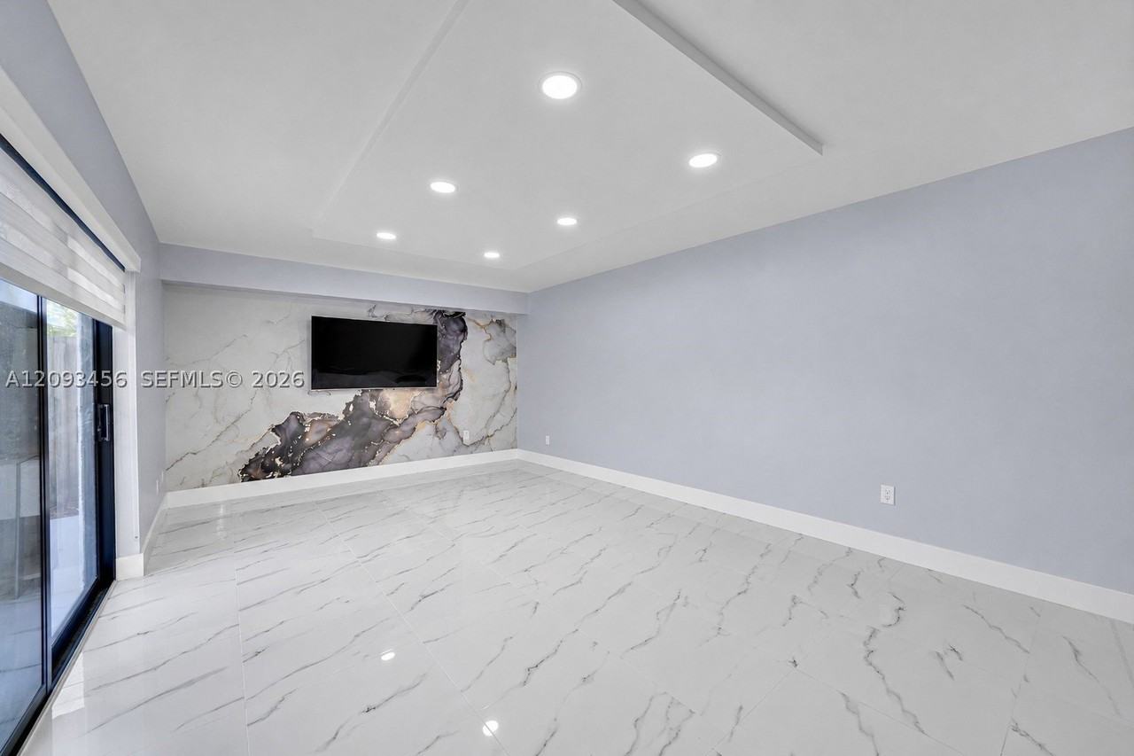 9861 Nw 6th Ct - Photo 3 of 27