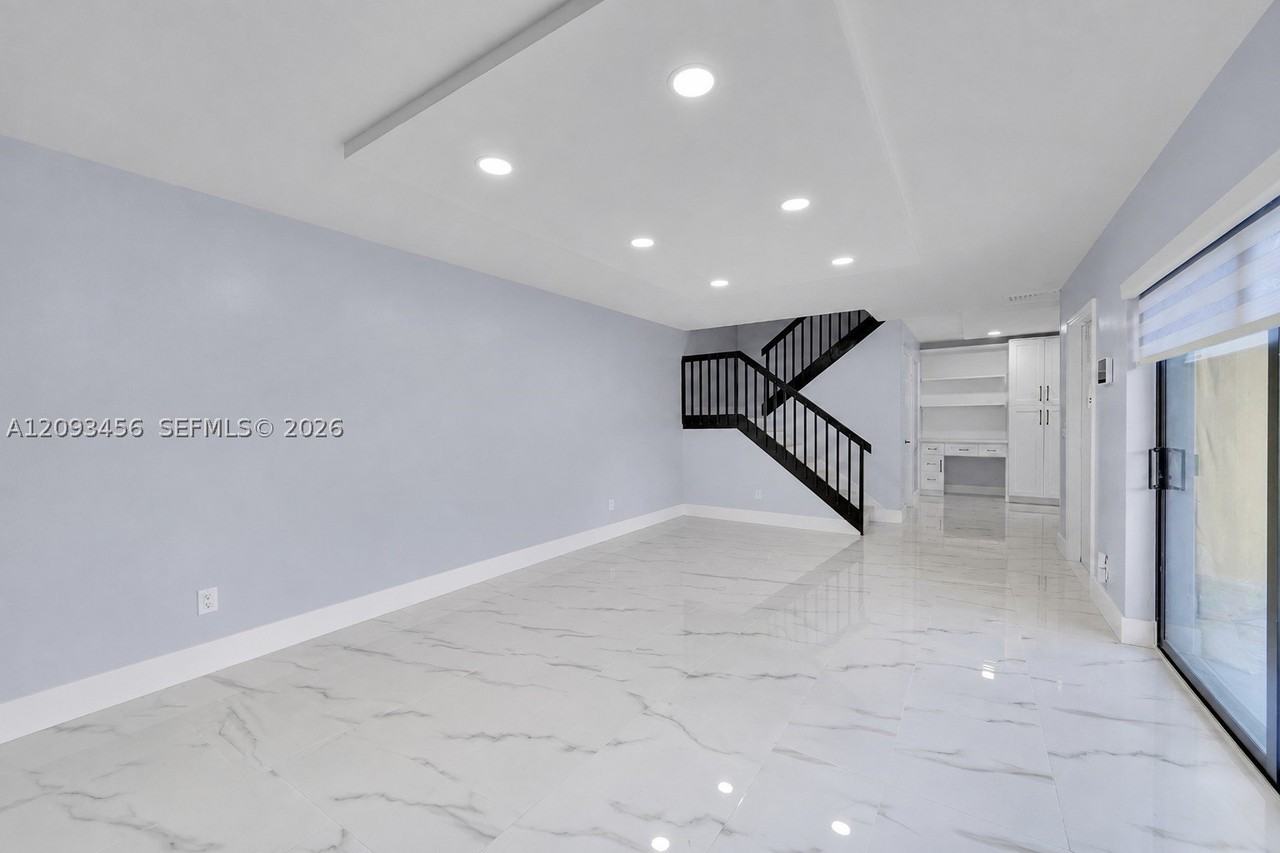 9861 Nw 6th Ct - Photo 5 of 27