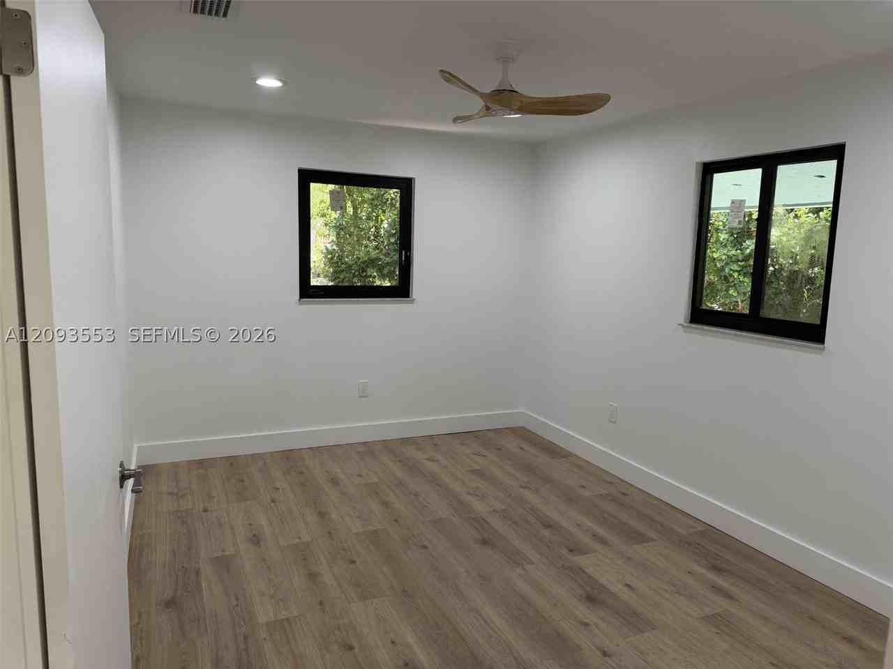 39 Gumbo Limbo Ave - Photo 5 of 28