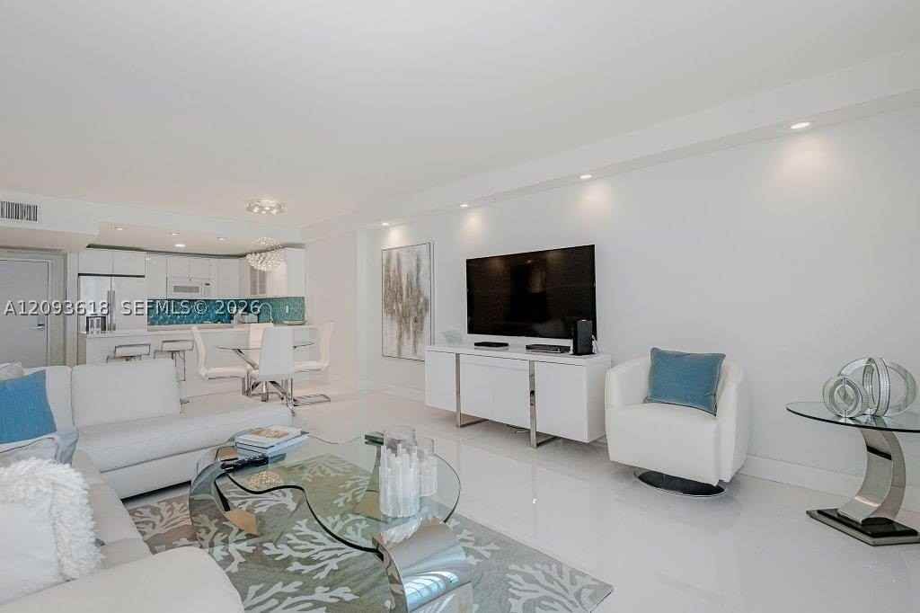 2301 Collins Ave #1424 - Photo 7 of 24