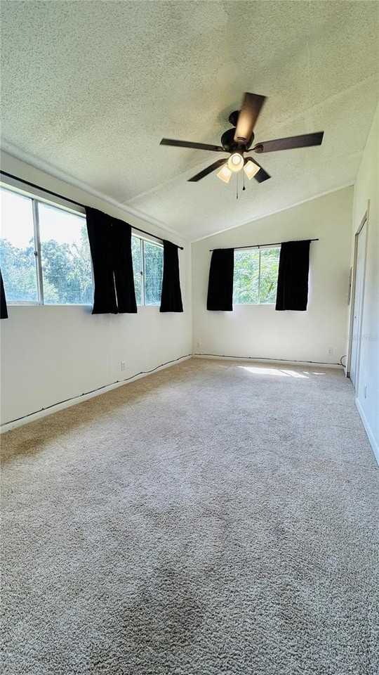 1510 Se 35th Ave - Photo 6 of 15