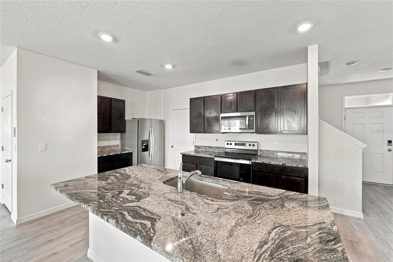 5166 Sw 48th Ln - Photo 6 of 28