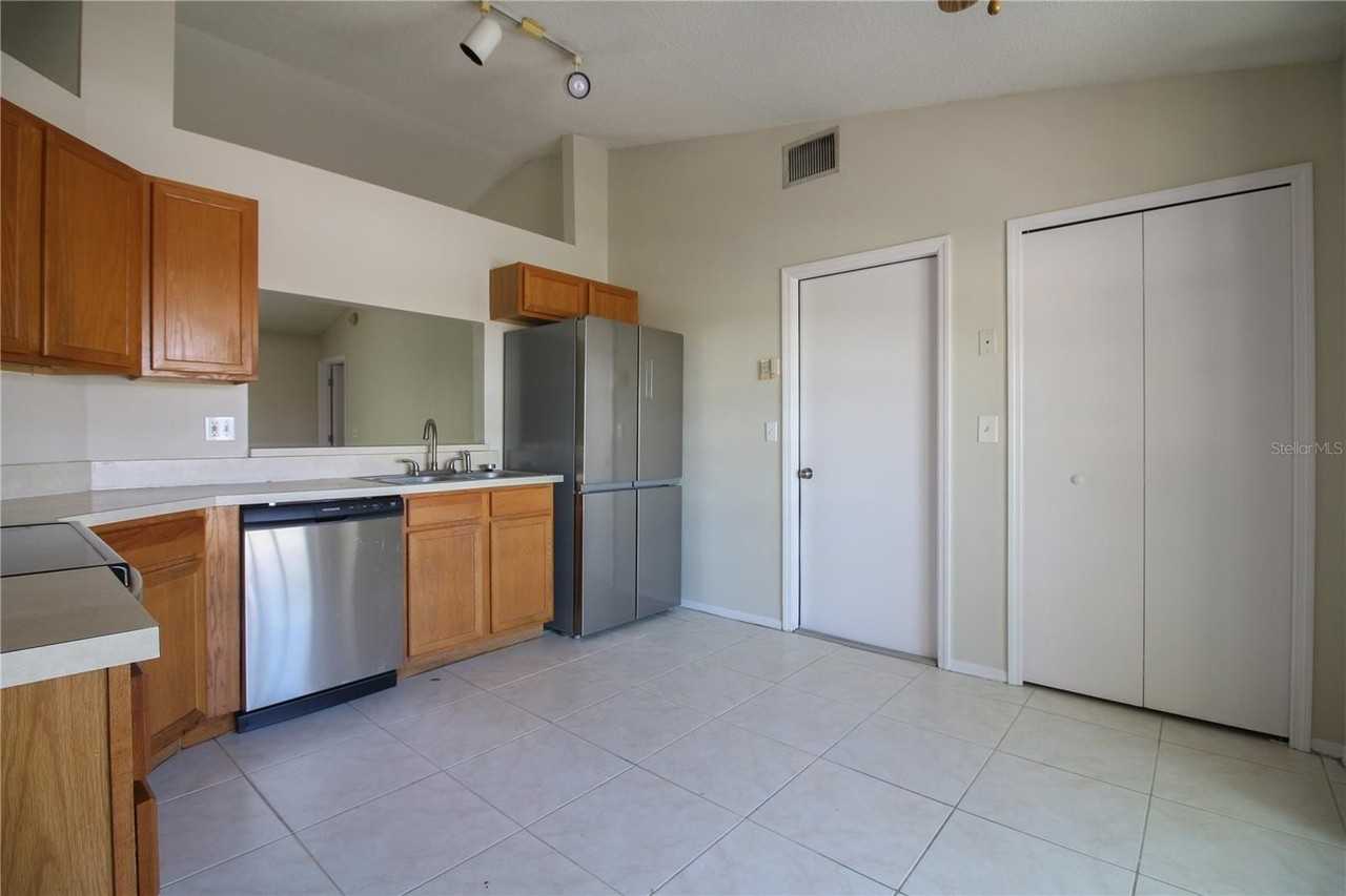 527 Emerald Cove Loop - Photo 5 of 13