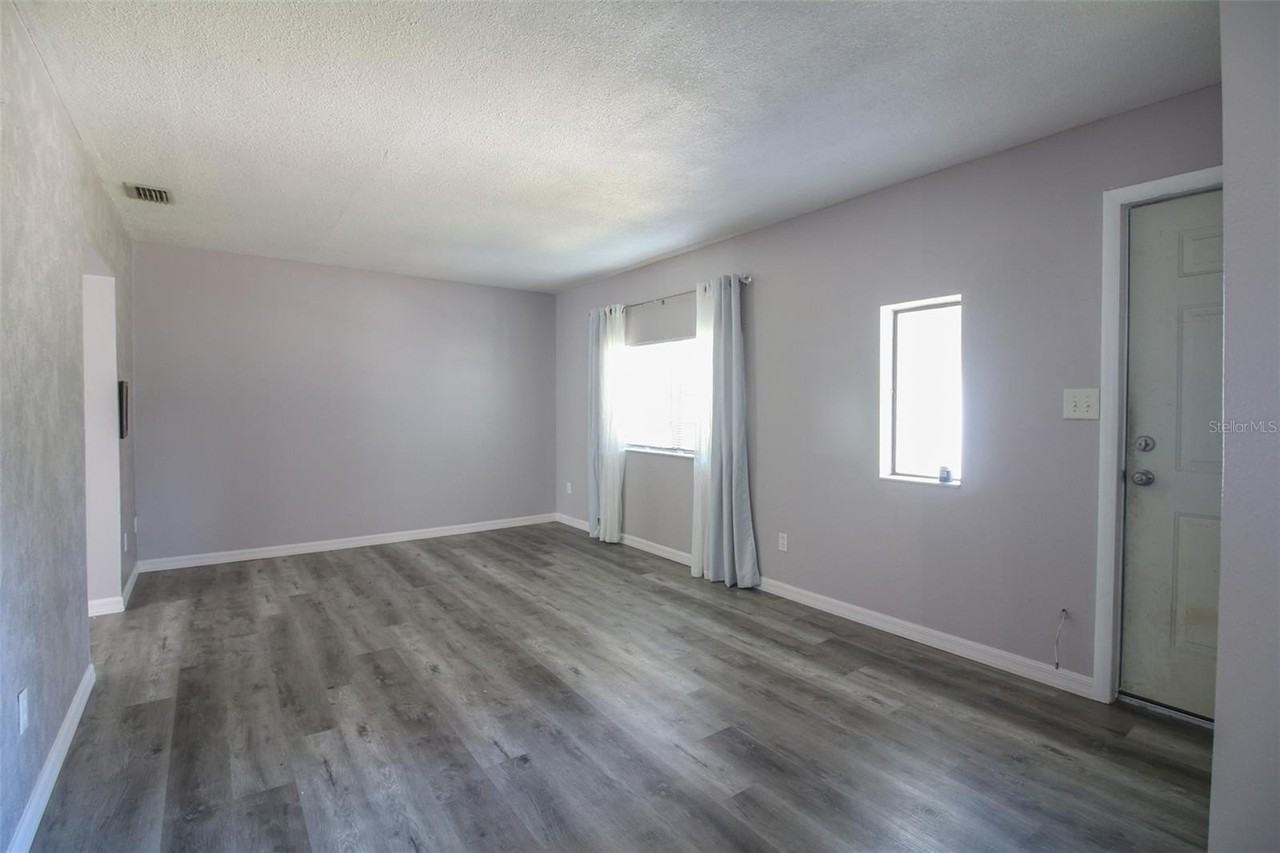 1533 King Ave - Photo 3 of 12