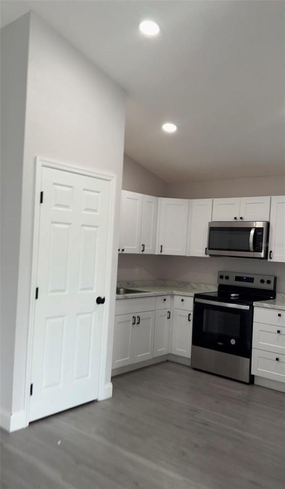 2410 Hatton Chase Ln - Photo 4 of 7