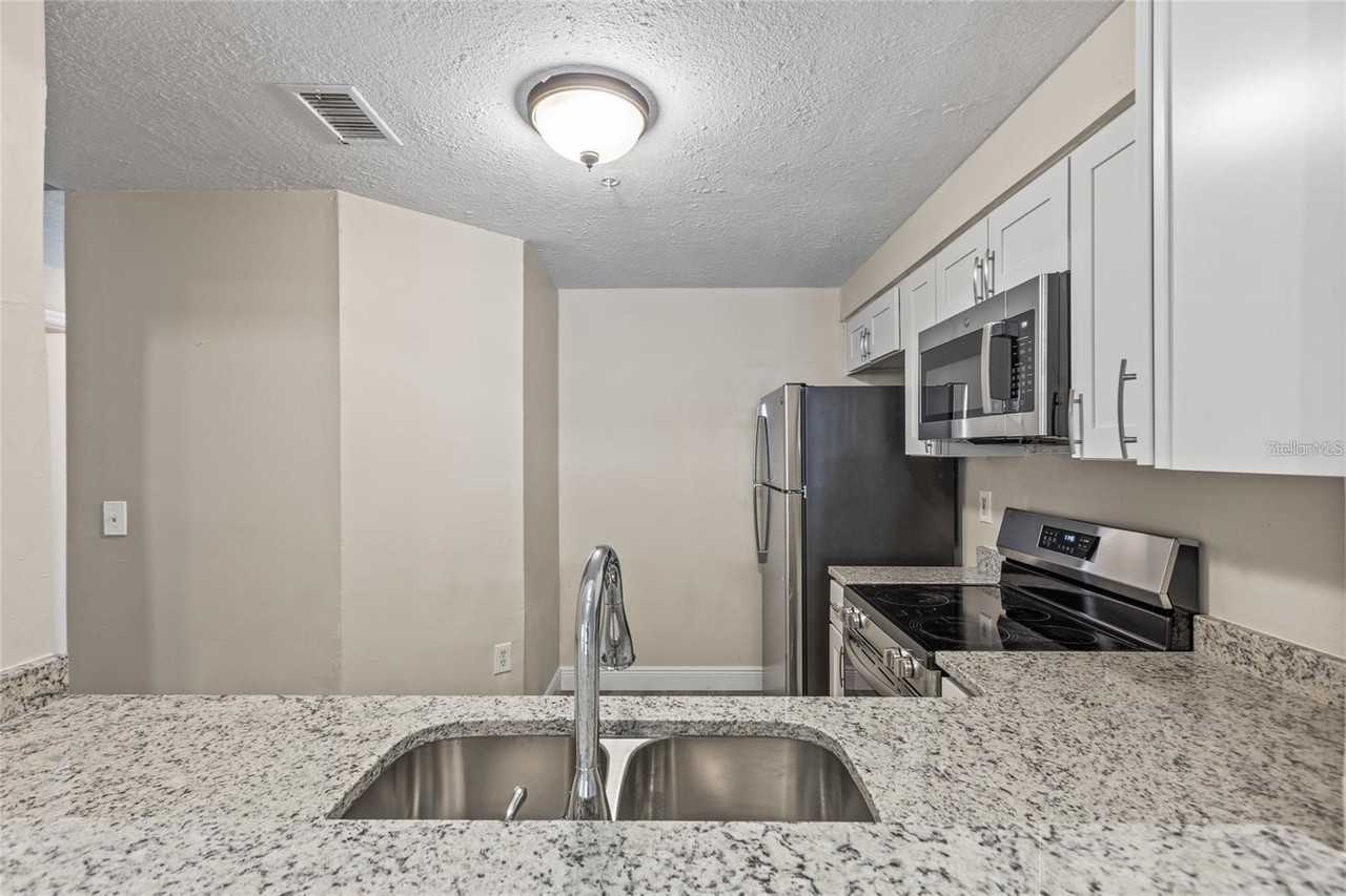 10855 Windsor Walk Dr #5107 - Photo 5 of 19