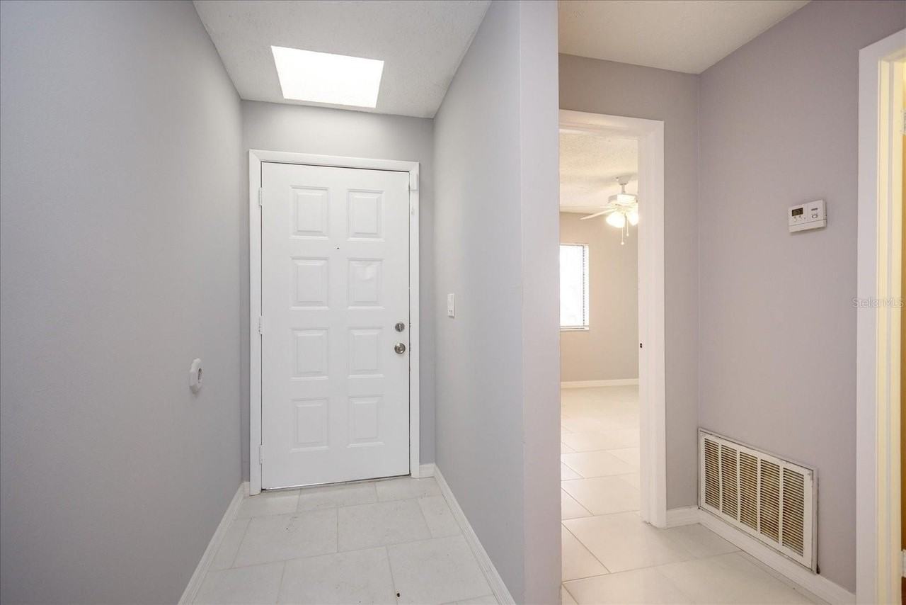 2703 Hunt Club Ln - Photo 2 of 14