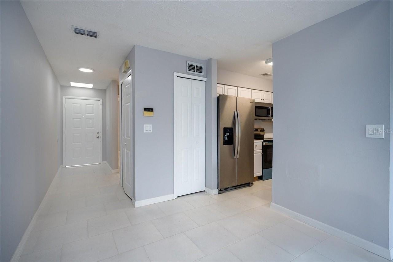 2703 Hunt Club Ln - Photo 3 of 14