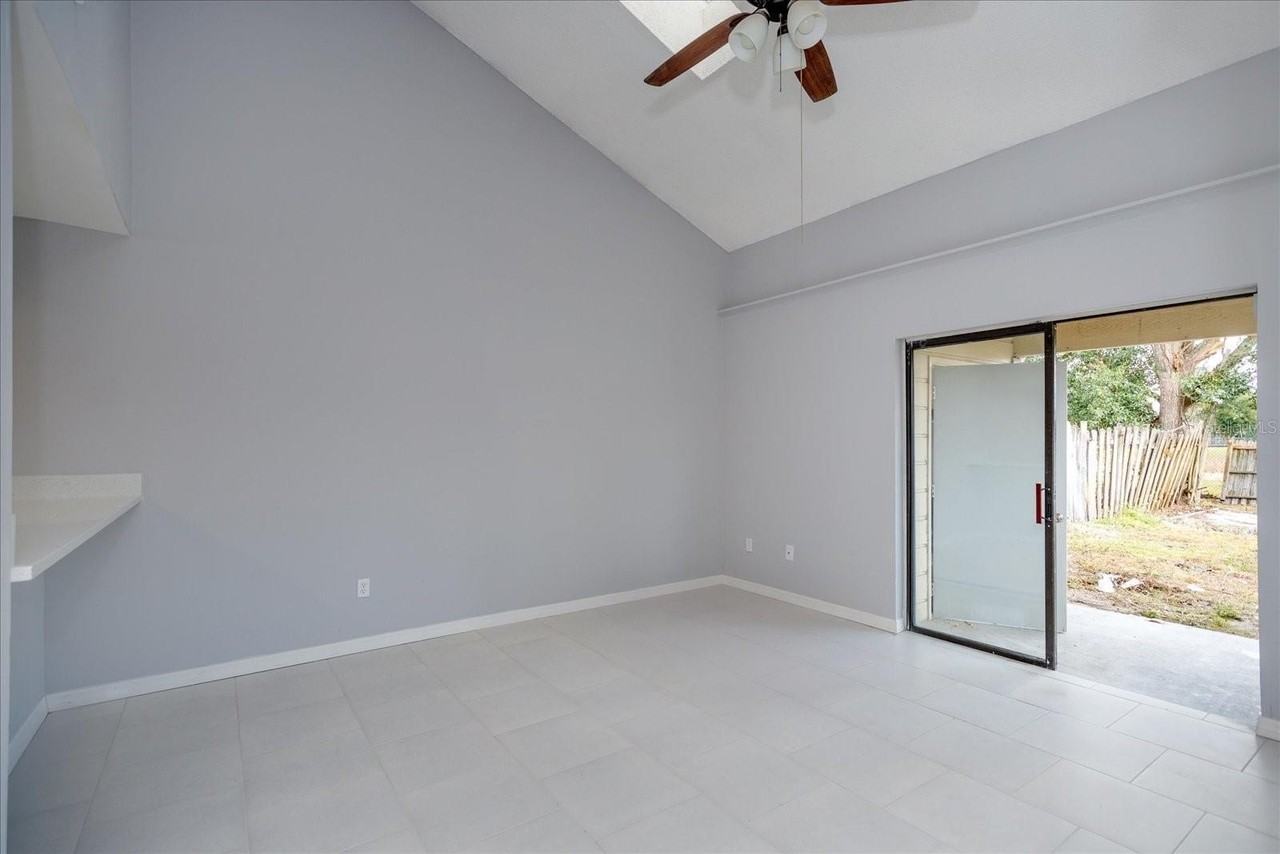 2703 Hunt Club Ln - Photo 5 of 14
