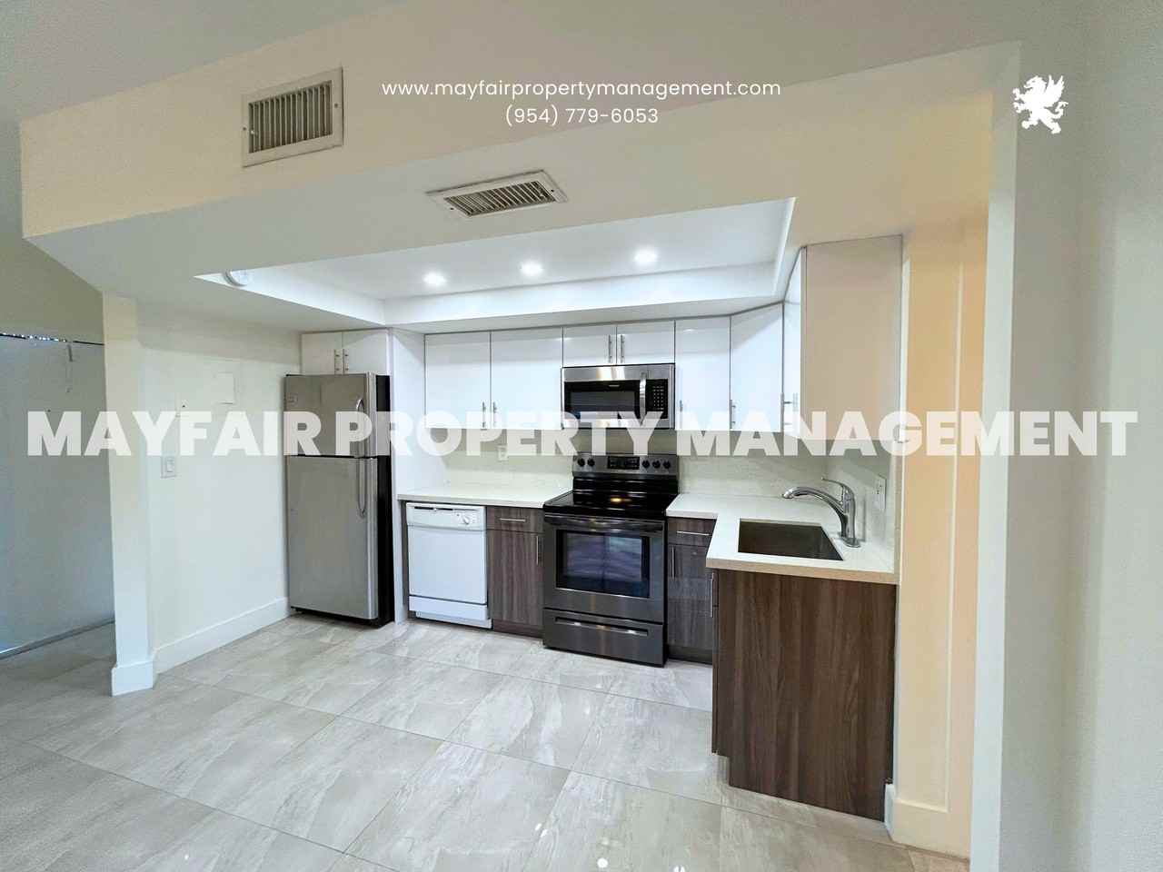 1534 Se 15th St #3 - Photo 2 of 23
