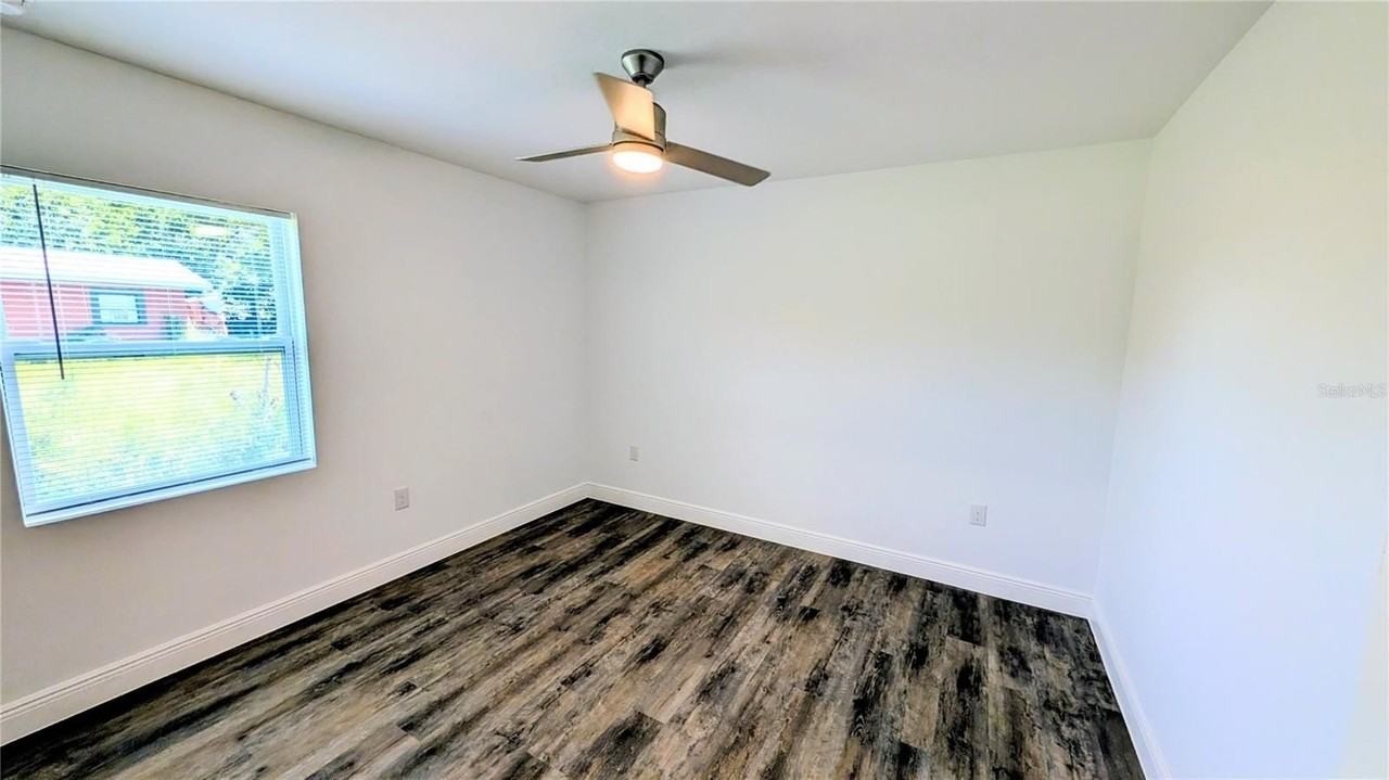 401 PEARL ST - Photo 3 of 8