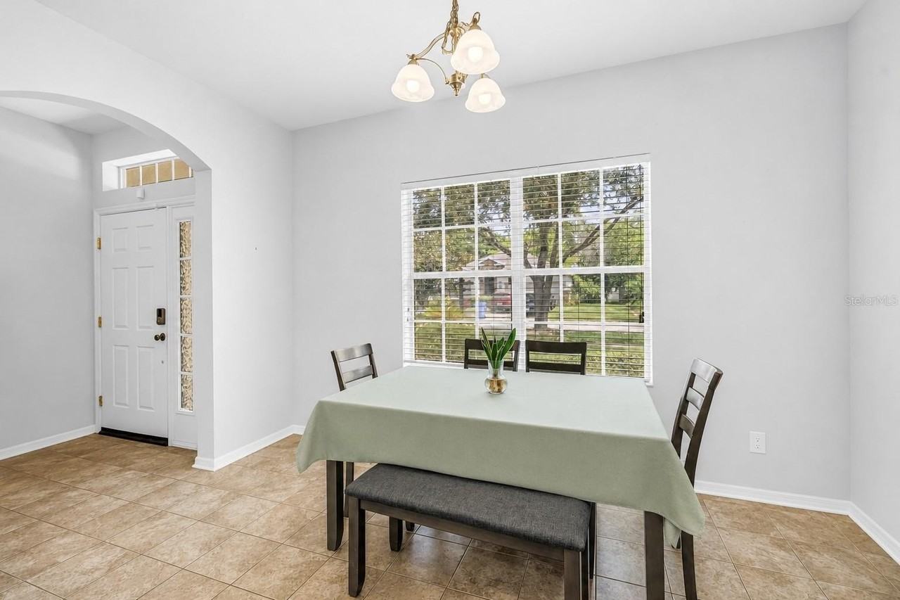 7717 Tangle Brook Blvd - Photo 5 of 25