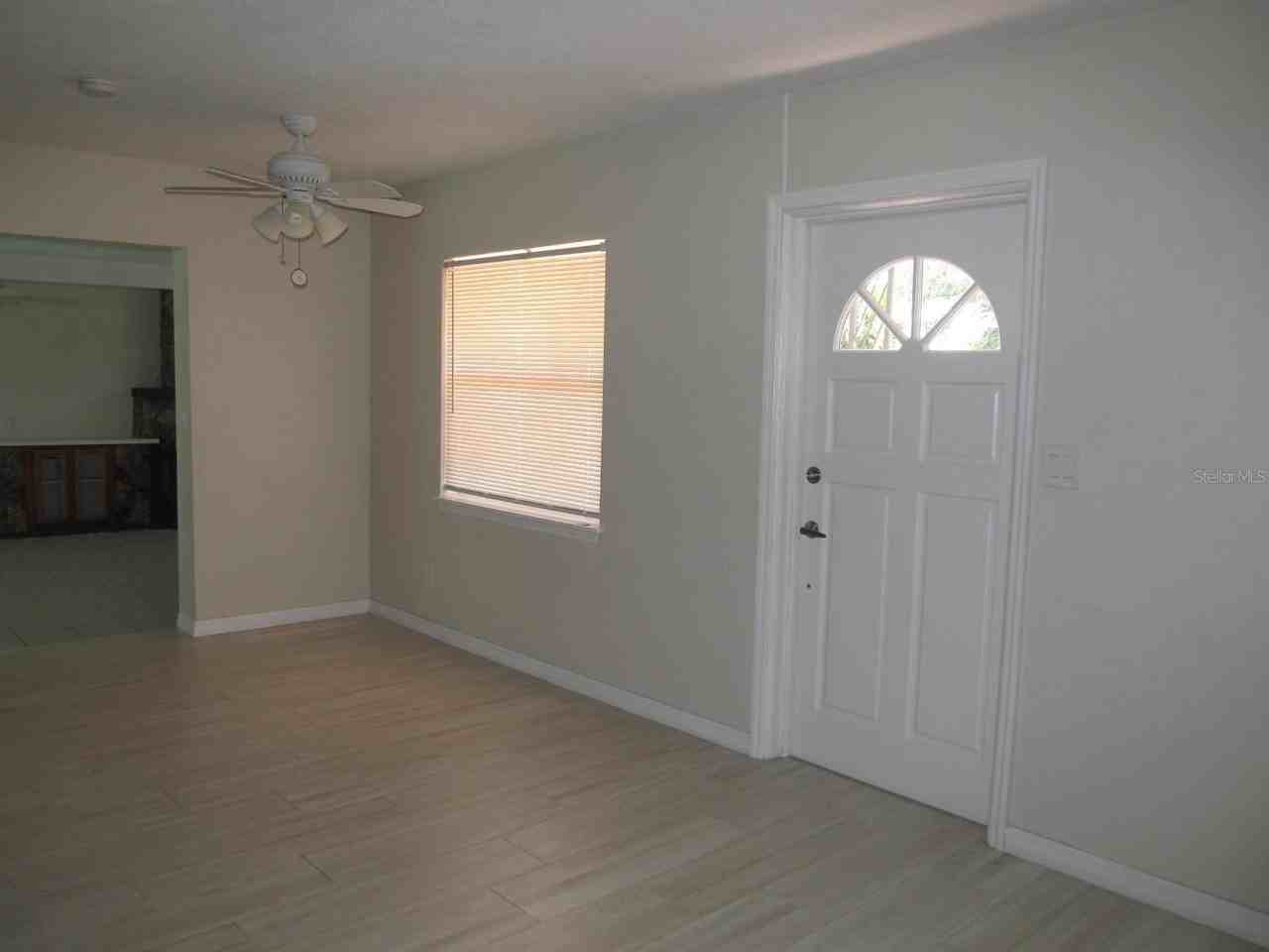 3900 12th St Ne - Photo 4 of 24