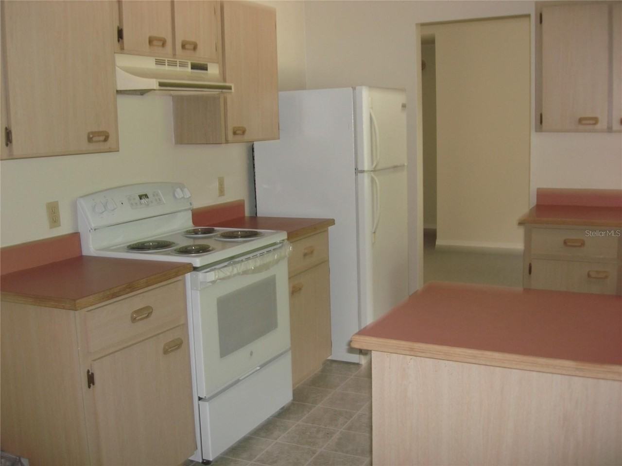 1694 April Ave - Photo 3 of 6