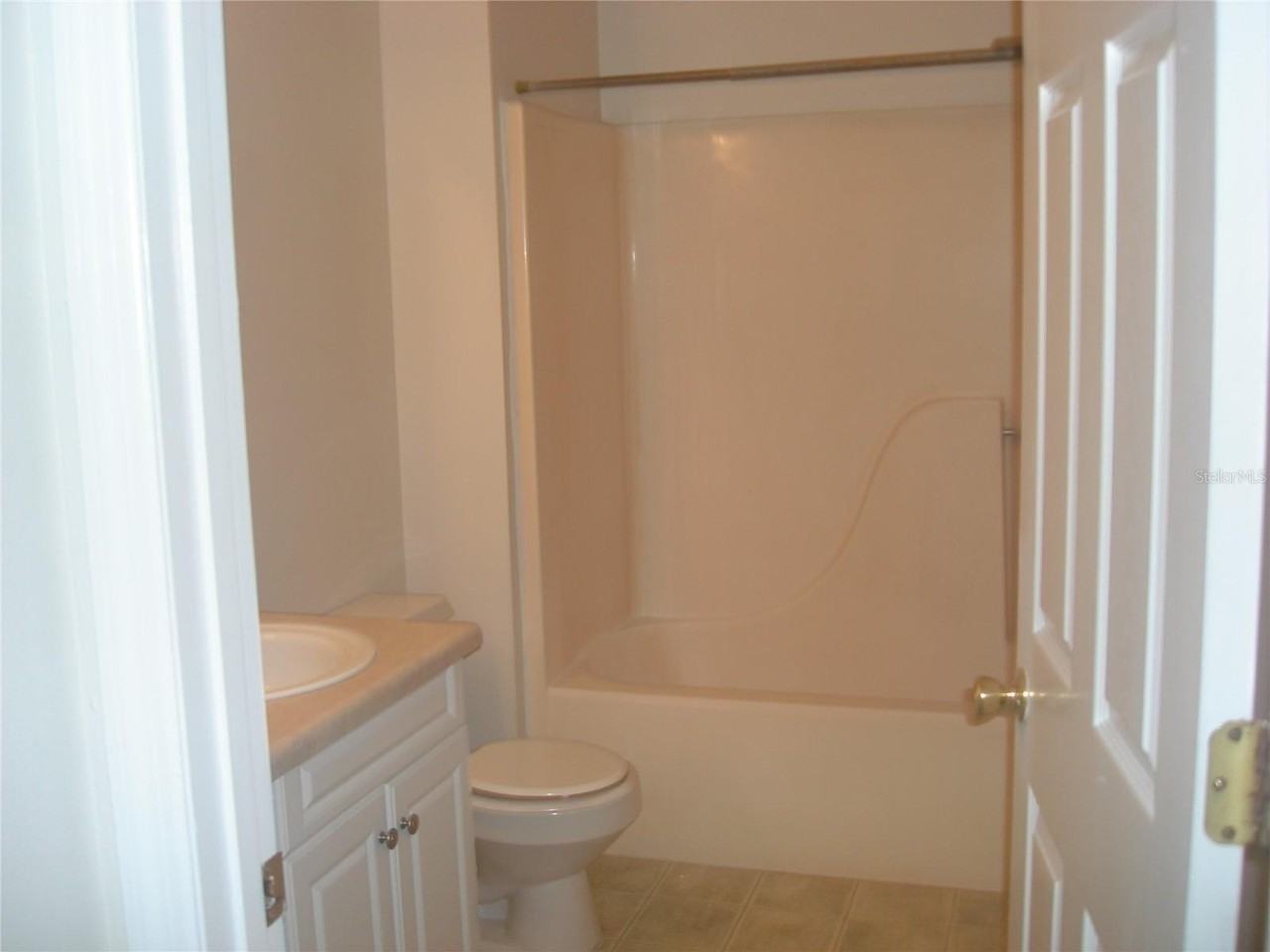 1694 April Ave - Photo 4 of 6
