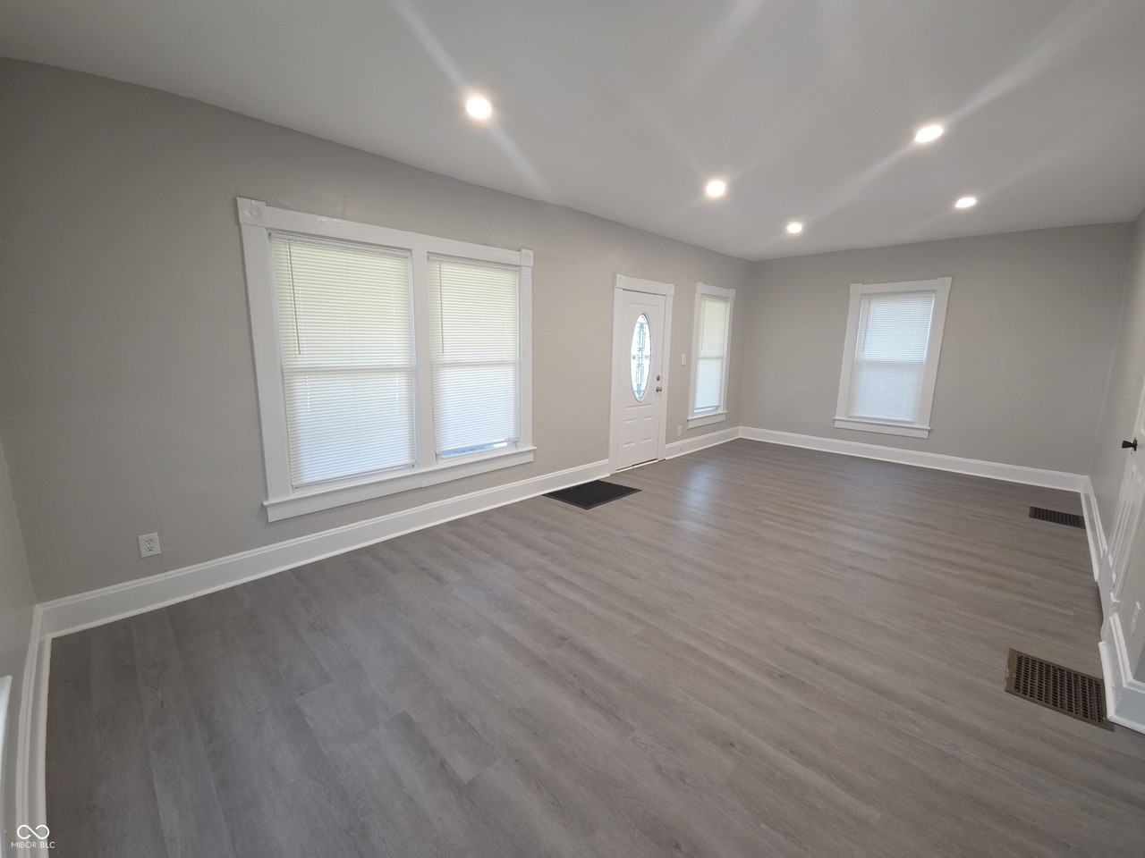 351 Congress Ave - Photo 5 of 25