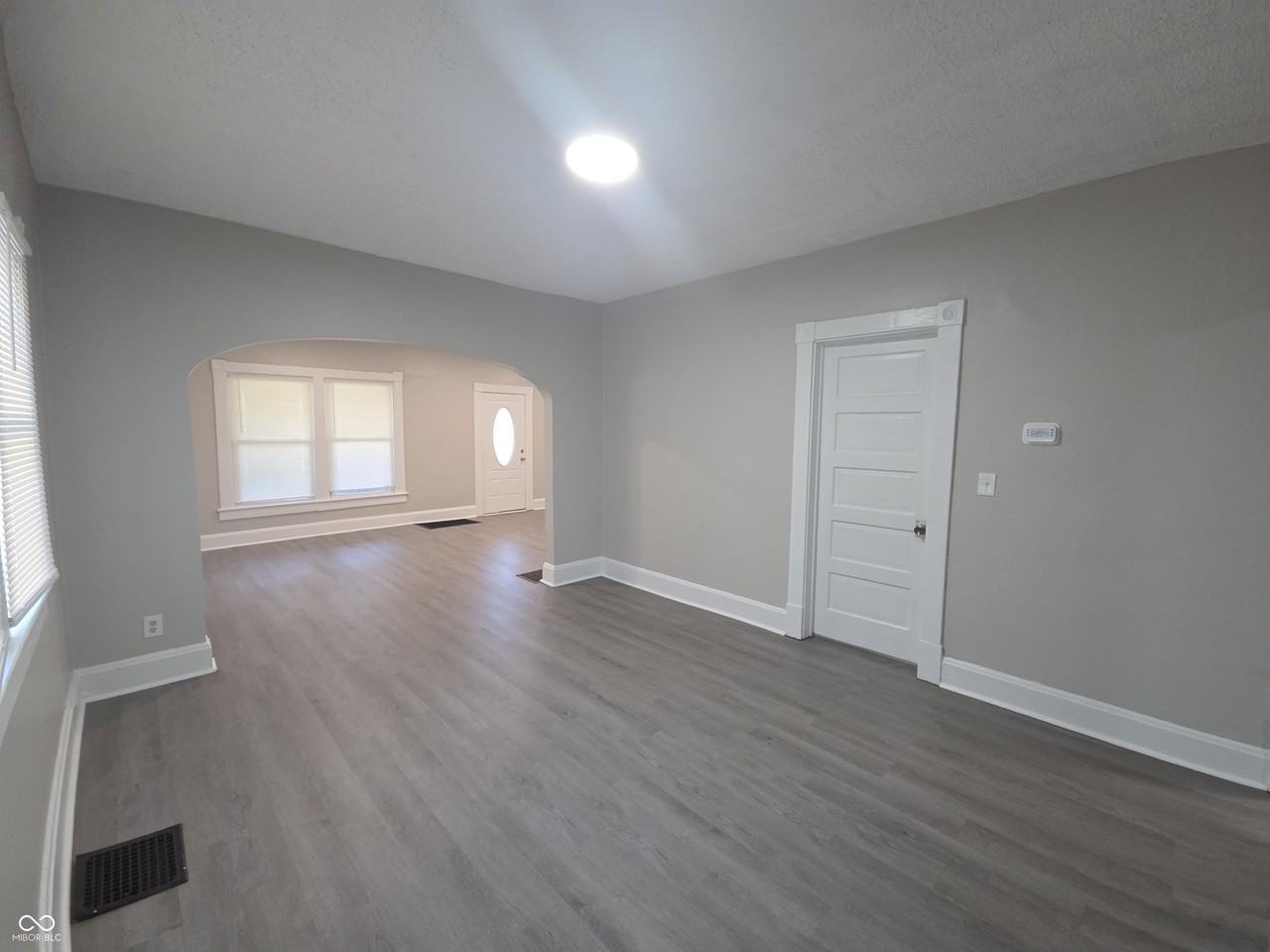351 Congress Ave - Photo 7 of 25
