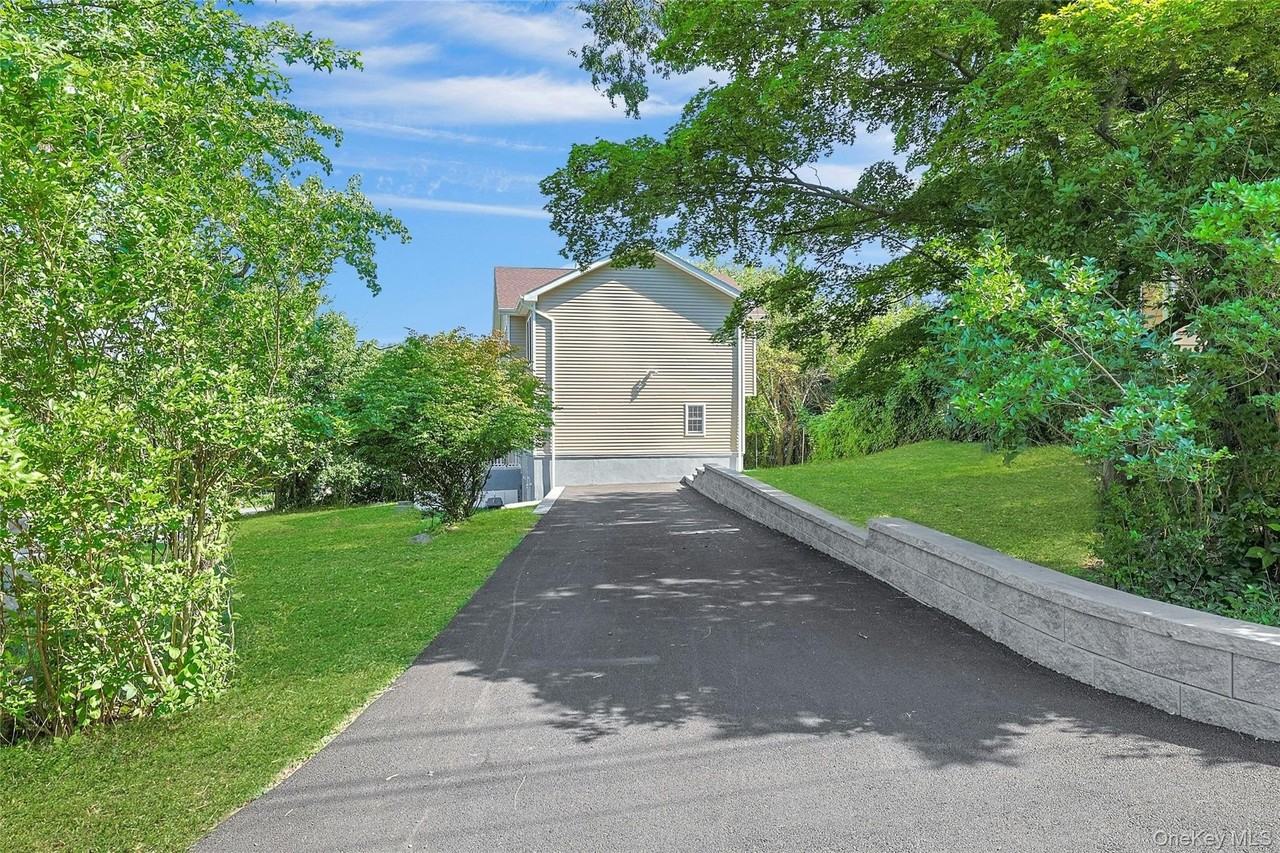 15 Waldron Ave - Photo 3 of 36