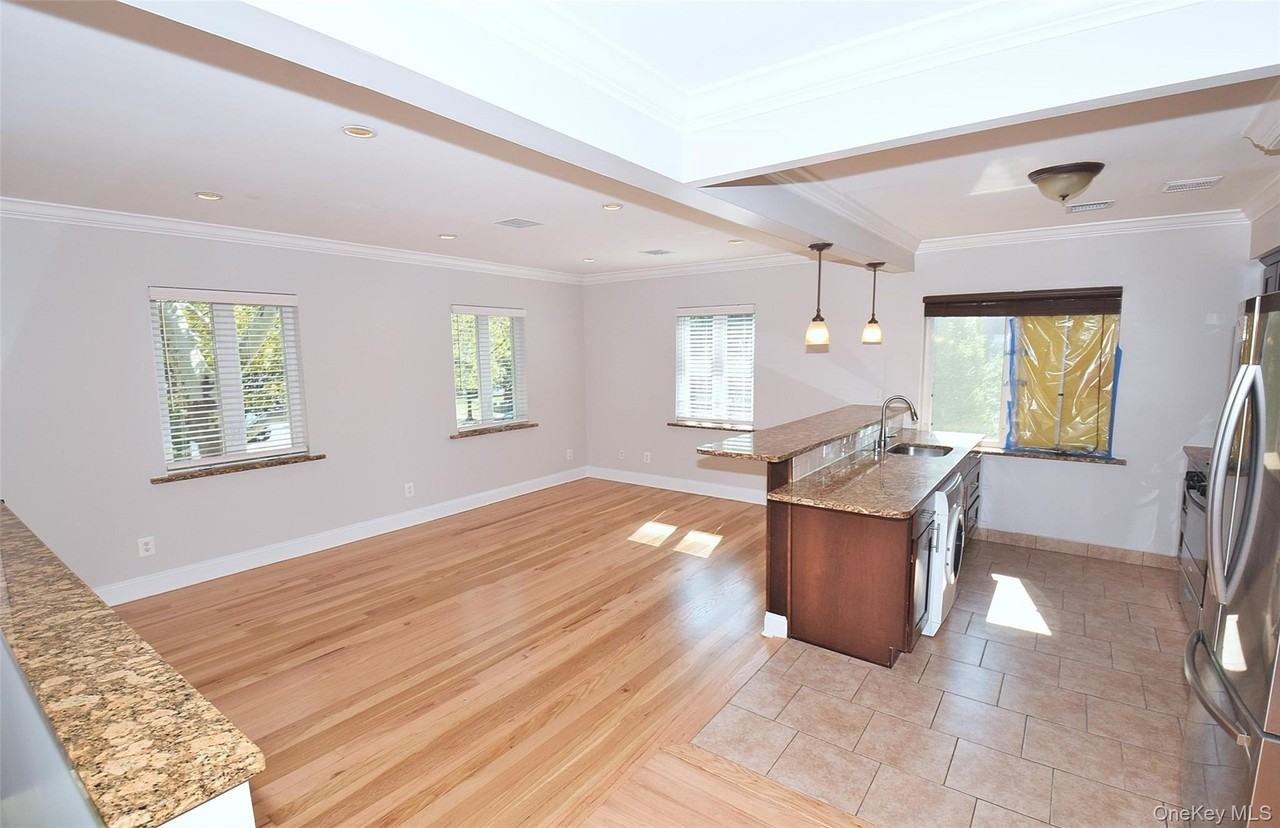 7376 197th St - Photo 2 of 16