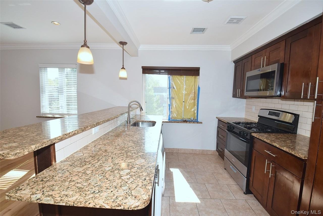 7376 197th St - Photo 4 of 16